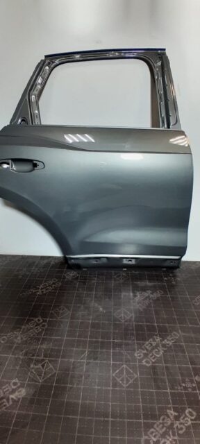Дверь Зад Прав Audi Q3 F3 83F833052A б/у