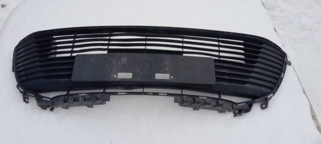 Решетка бампера Перед Toyota Corolla 210 TOYOTA 5311202B50 б/у
