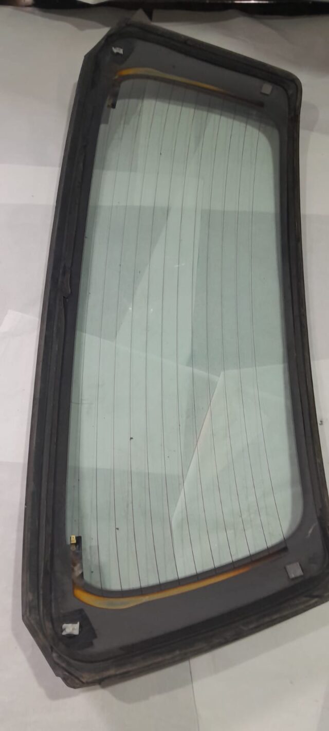 Стекло заднее Nissan Wingroad 2002-2008 WFY11 NISSAN 90300WE000 б/у