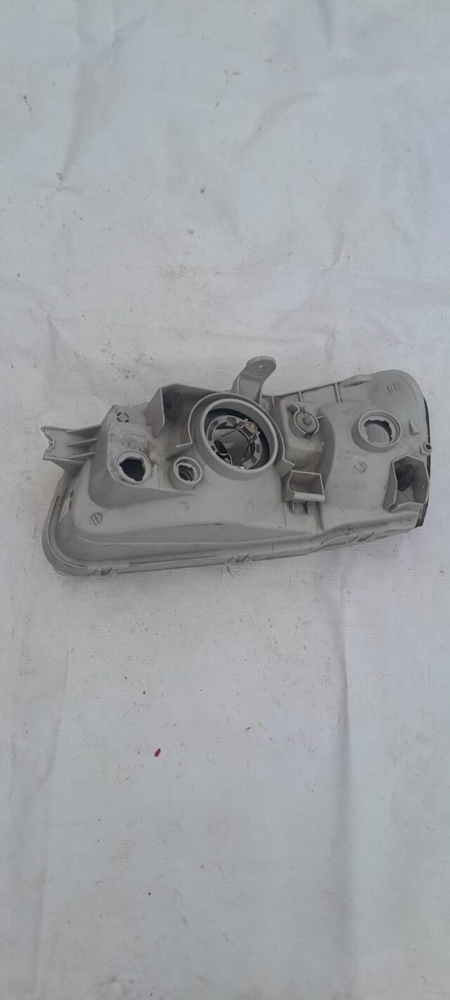 Фара Перед Прав HYUNDAI ACCENT 9212025020 б/у