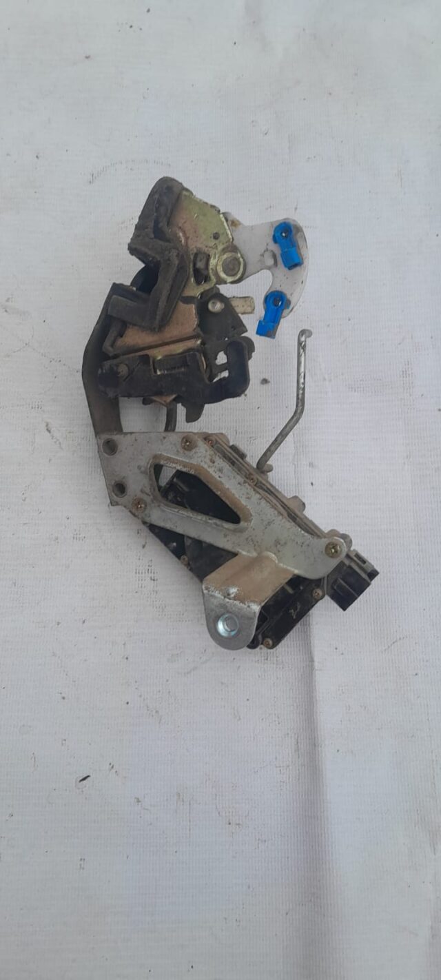 Замок двери Зад Лев HYUNDAI ACCENT 8141025000 б/у