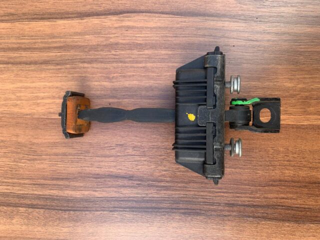 Ограничитель двери Зад Лев BMW X5 E70 51227141033 б/у