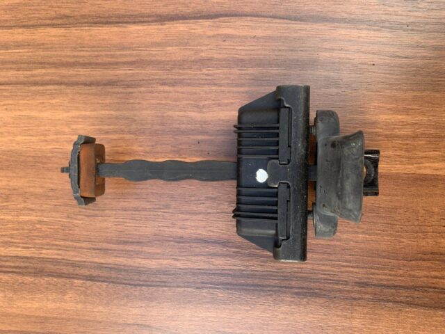 Ограничитель двери Перед Лев BMW X5 E70 51217141024 б/у